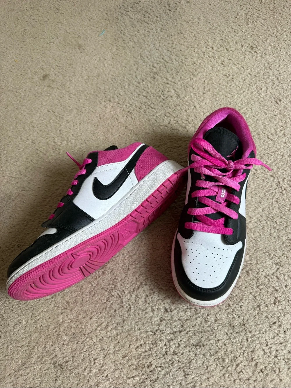 Jordan Low-Top Sneakers in White, Black & Pink